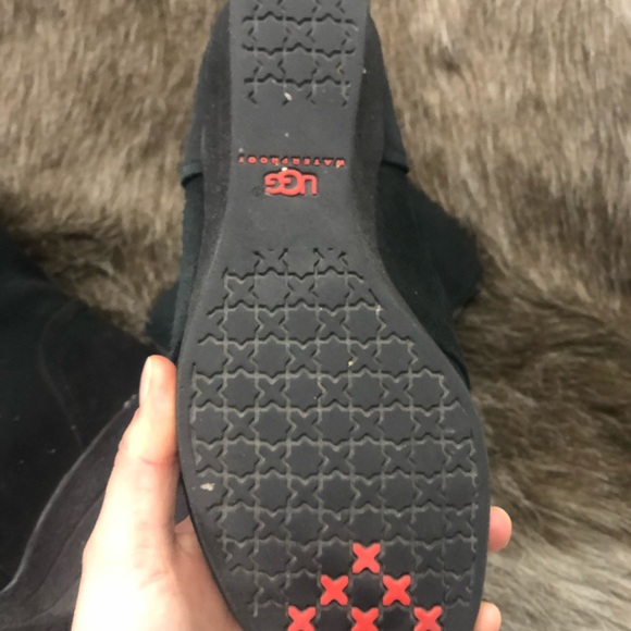 ***SOLD***Ugg Zea shearling lined wedge - Picture 4 of 7